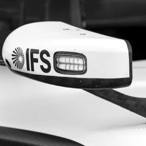 Perché le nuove auto di Formula 1 hanno le luci (anche) sugli specchietti laterali